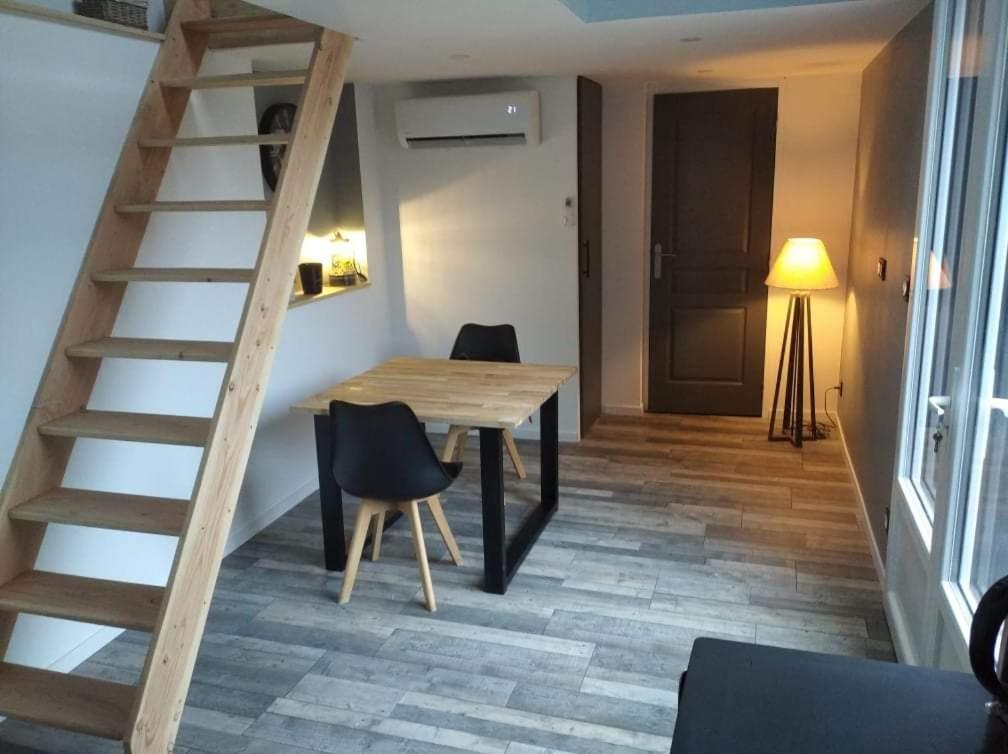Balbigny Sejour Au Jardin De Cupidon Avec Jacuzzi Et Sauna מראה חיצוני תמונה