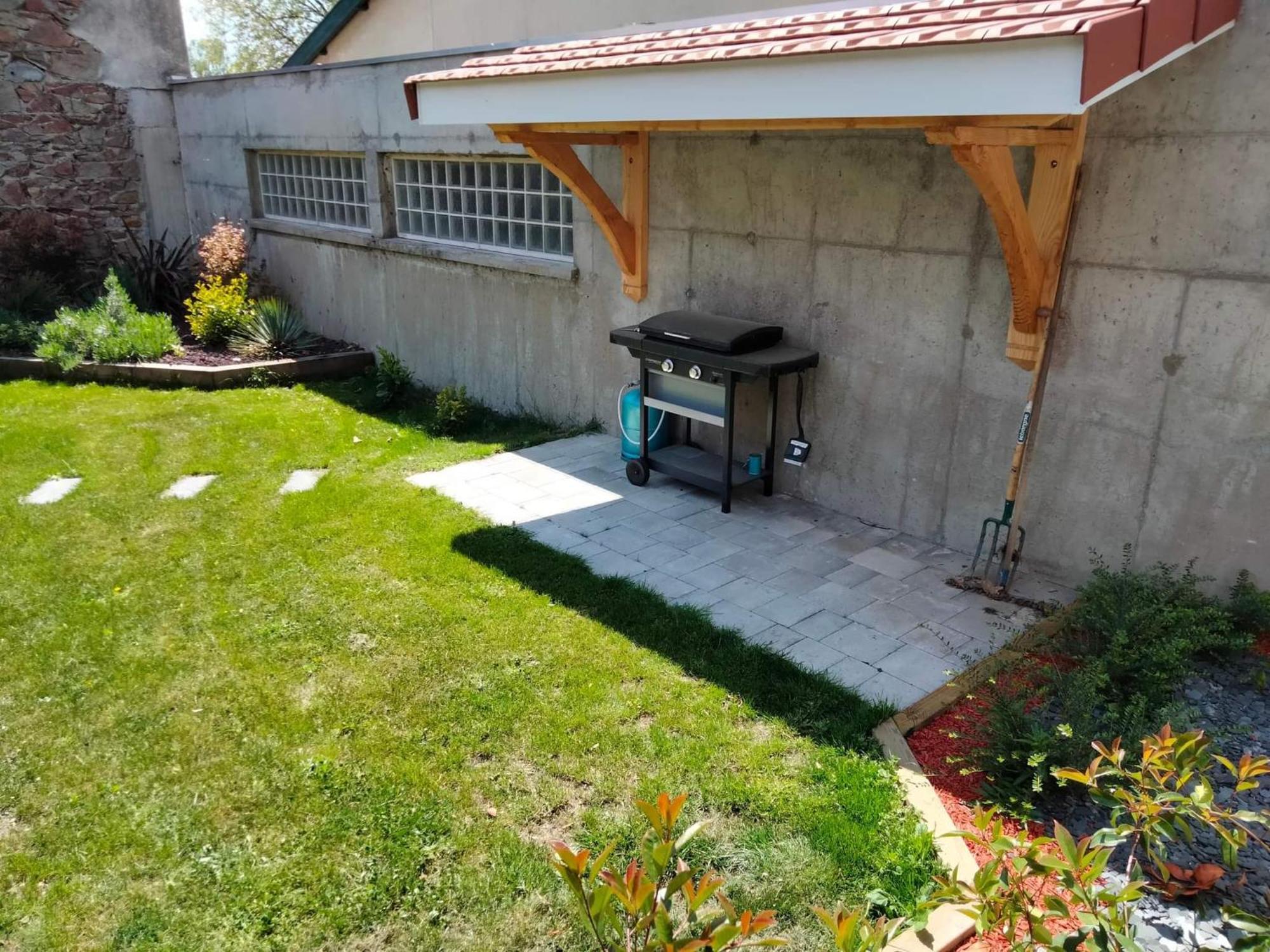 Balbigny Sejour Au Jardin De Cupidon Avec Jacuzzi Et Sauna מראה חיצוני תמונה